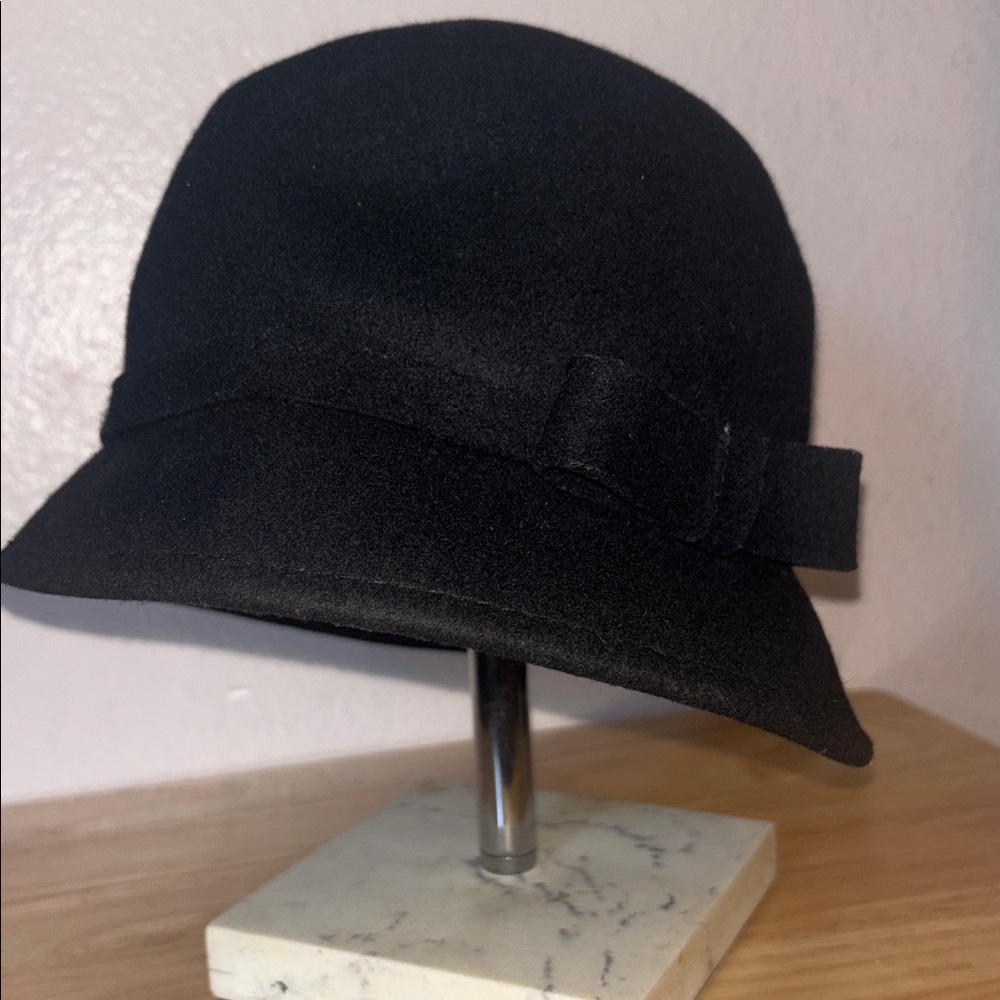 Classic Black Wool Felt Cloche Bow Hat Flapper Vintage Style
